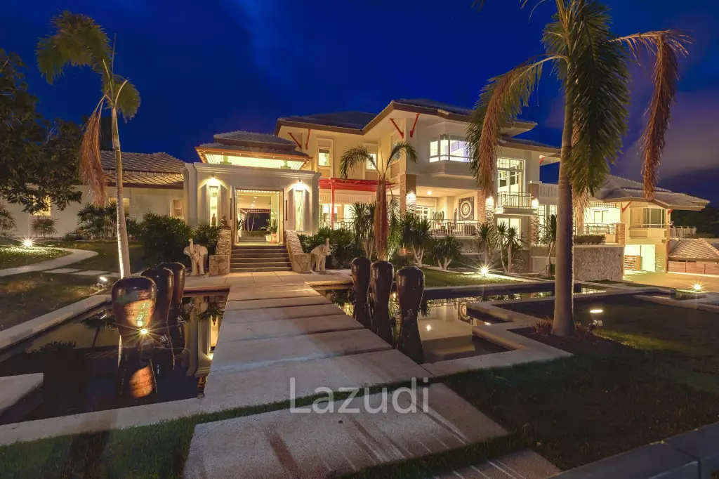 7 Bedrooms Mansion on The Golf Course! (JB2)