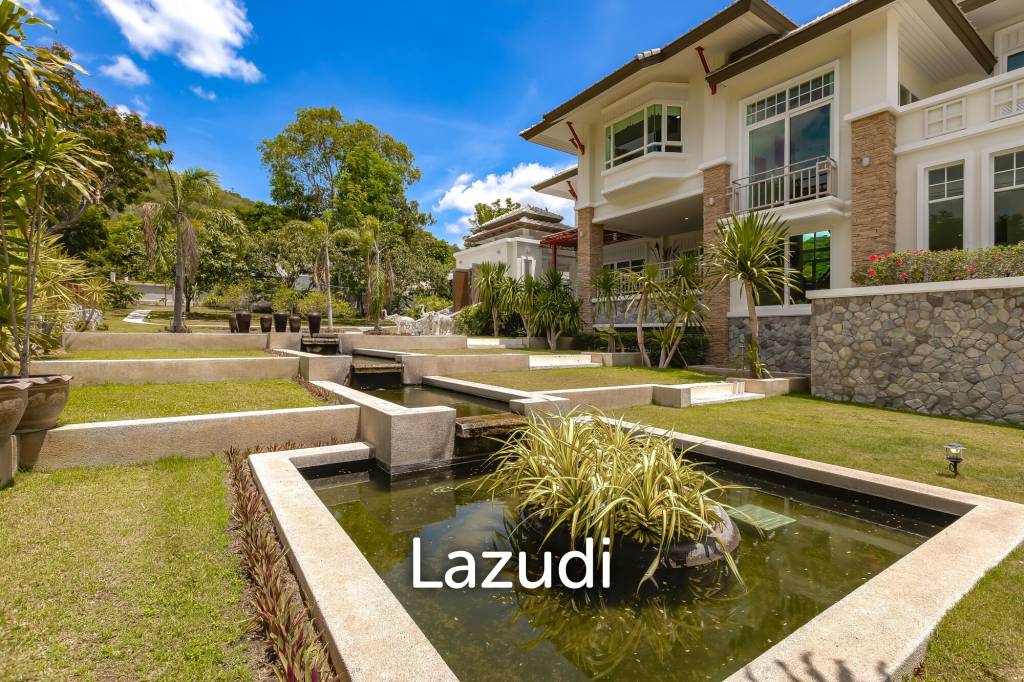 7 Bedrooms Mansion on The Golf Course! (JB2)