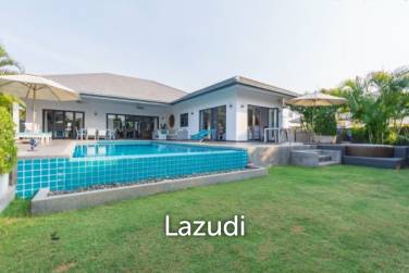 SUNSET VIEWS: Large 3 Bed Pool Villa