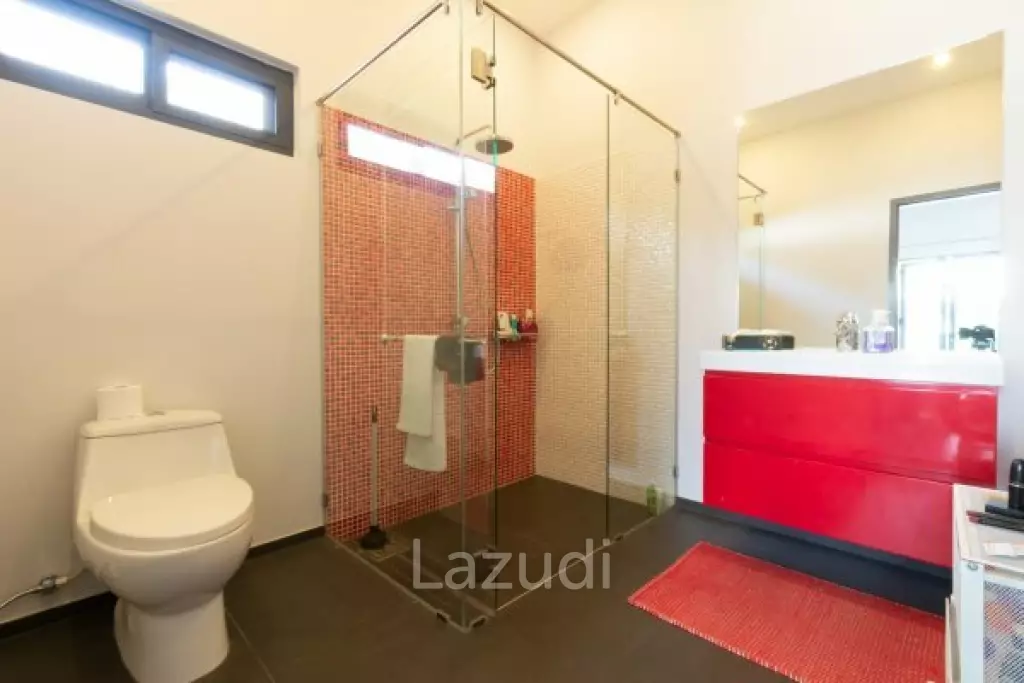 SUNSET VIEWS: Large 3 Bed Pool Villa