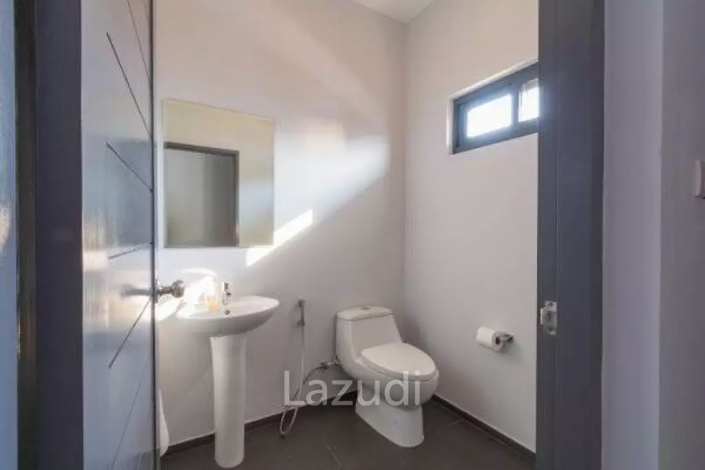 SUNSET VIEWS: Large 3 Bed Pool Villa