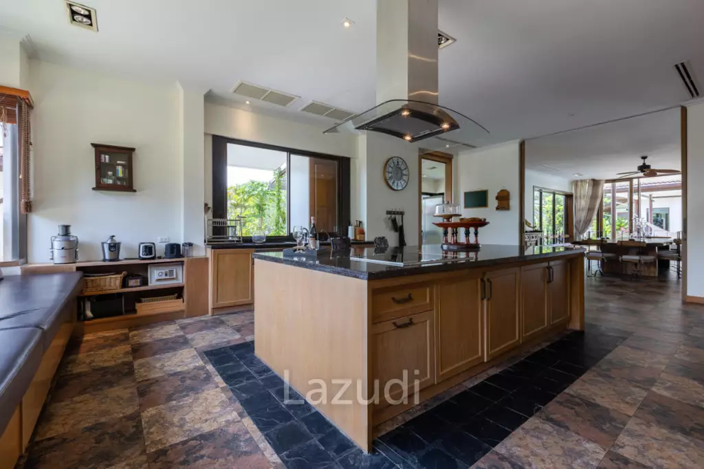 Large 6 Bed Luxury Villa on the Golf Course (PHJ)
