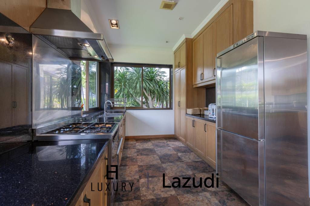 4,800 平方米 6 床 6 洗澡 别墅 对于 租