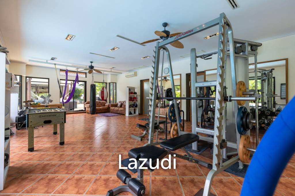 Large 6 Bed Luxury Villa on the Golf Course (PHJ)