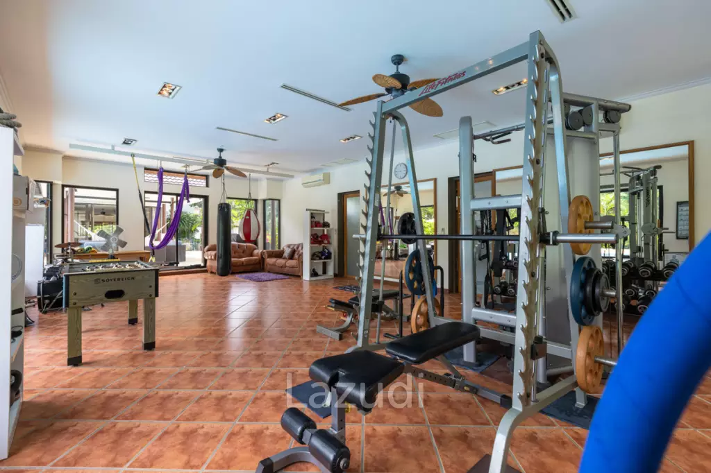 Large 6 Bed Luxury Villa on the Golf Course (PHJ)