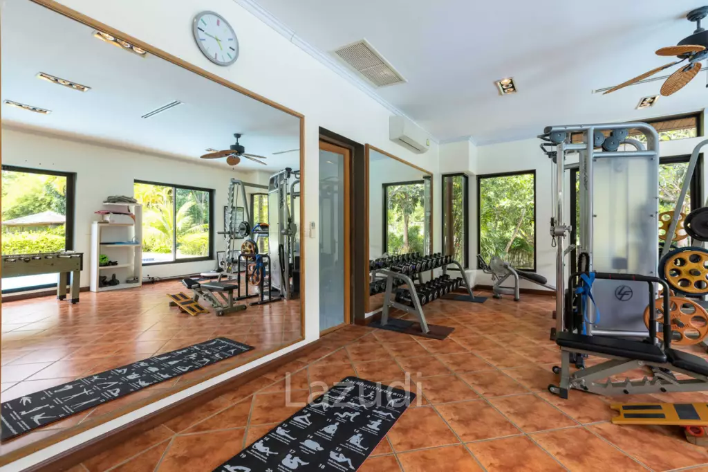 Large 6 Bed Luxury Villa on the Golf Course (PHJ)
