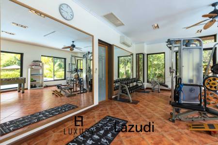 4,800 平方米 6 床 6 洗澡 别墅 对于 租