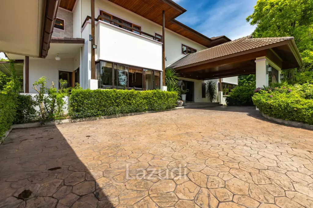 Large 6 Bed Luxury Villa on the Golf Course (PHJ)