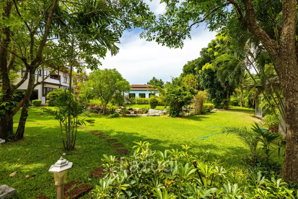 Large 6 Bed Luxury Villa on the Golf Course (PHJ)