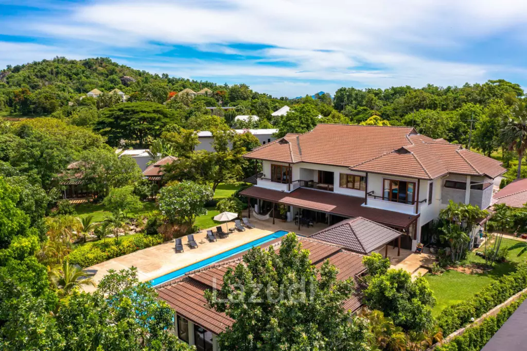 Large 6 Bed Luxury Villa on the Golf Course (PHJ)