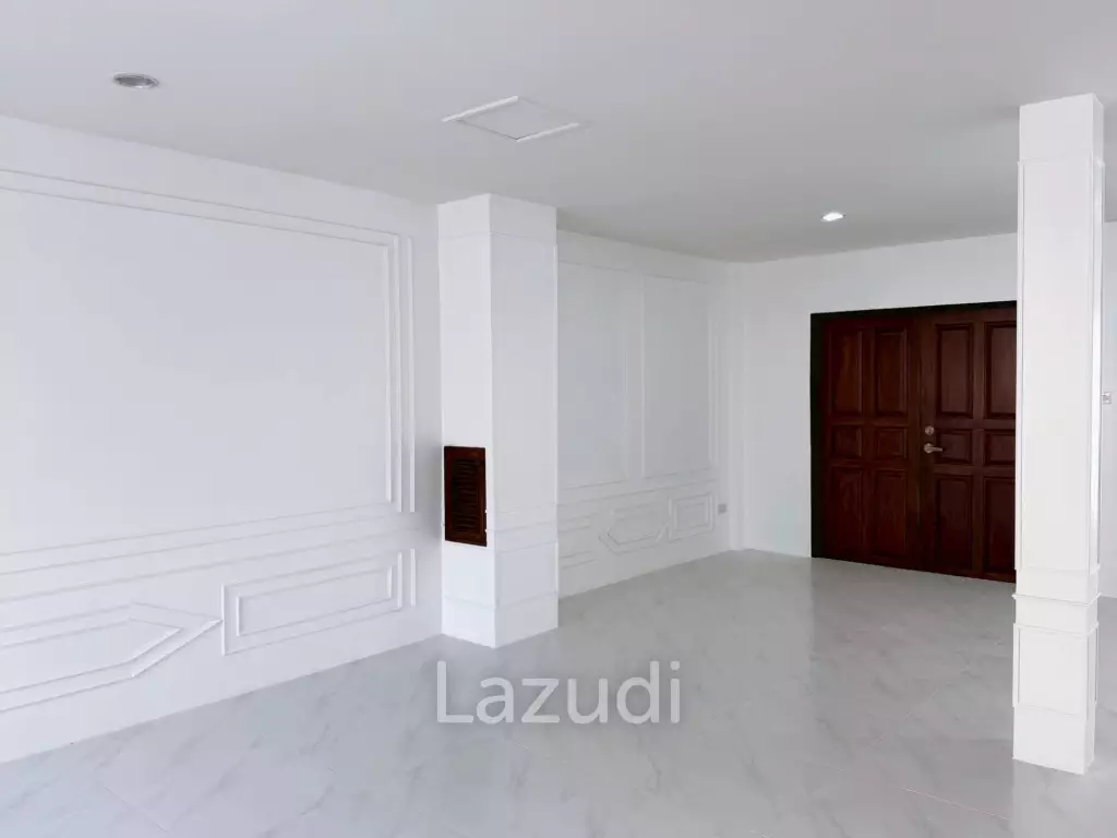 Newly Renovated Home for Sale at Baan Suay Rim Suan