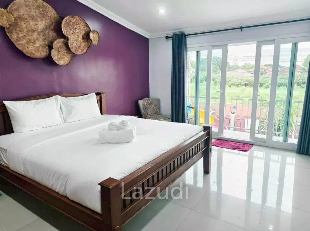Grand 7-Bedroom Pool Villa at View Point Village