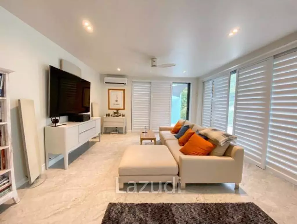 Newly Renovated Tropical Villa for Sale Near Yanui Beach