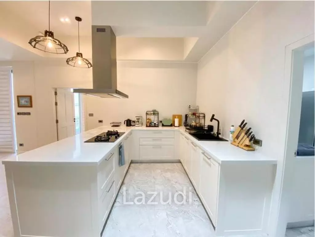 Newly Renovated Tropical Villa for Sale Near Yanui Beach