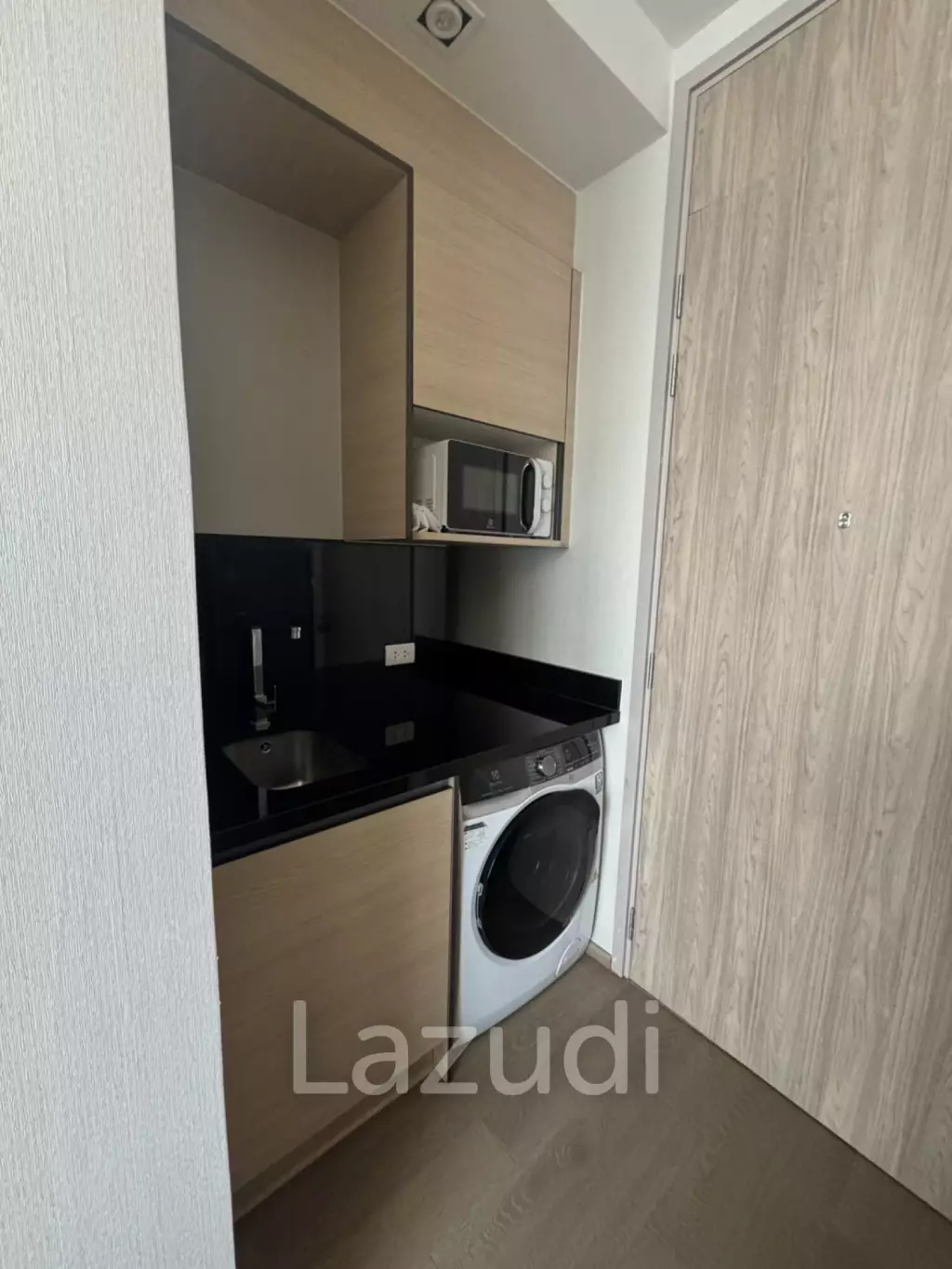 29th Floor 25.9 sqm Condo at Park Origin Phromphong Khlong Toei Bangkok