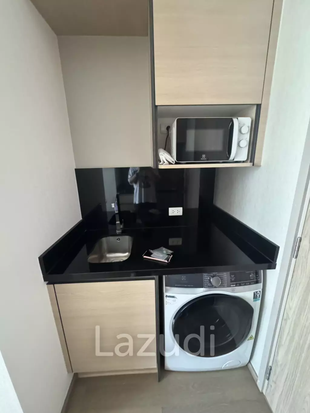 29th Floor 25.9 sqm Condo at Park Origin Phromphong Khlong Toei Bangkok