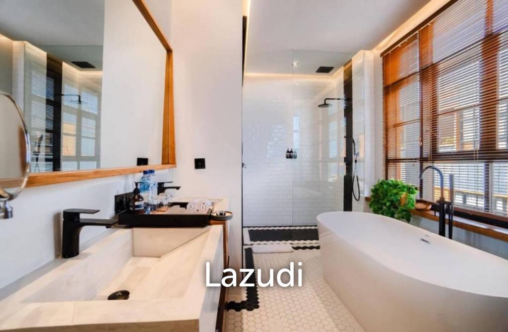 Three Bedroom Townhouse in 5 star Resort walking distance to Berawa Beach