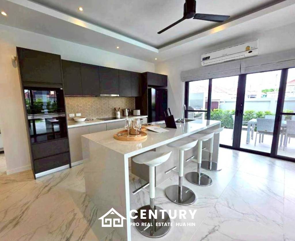 500 Kvm 3 Seng 3 Bad Villa for Salg