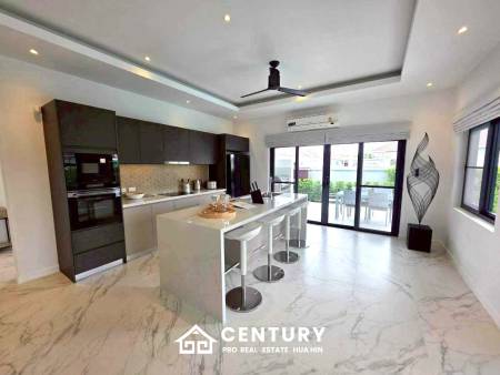 500 Kvm 3 Seng 3 Bad Villa for Salg