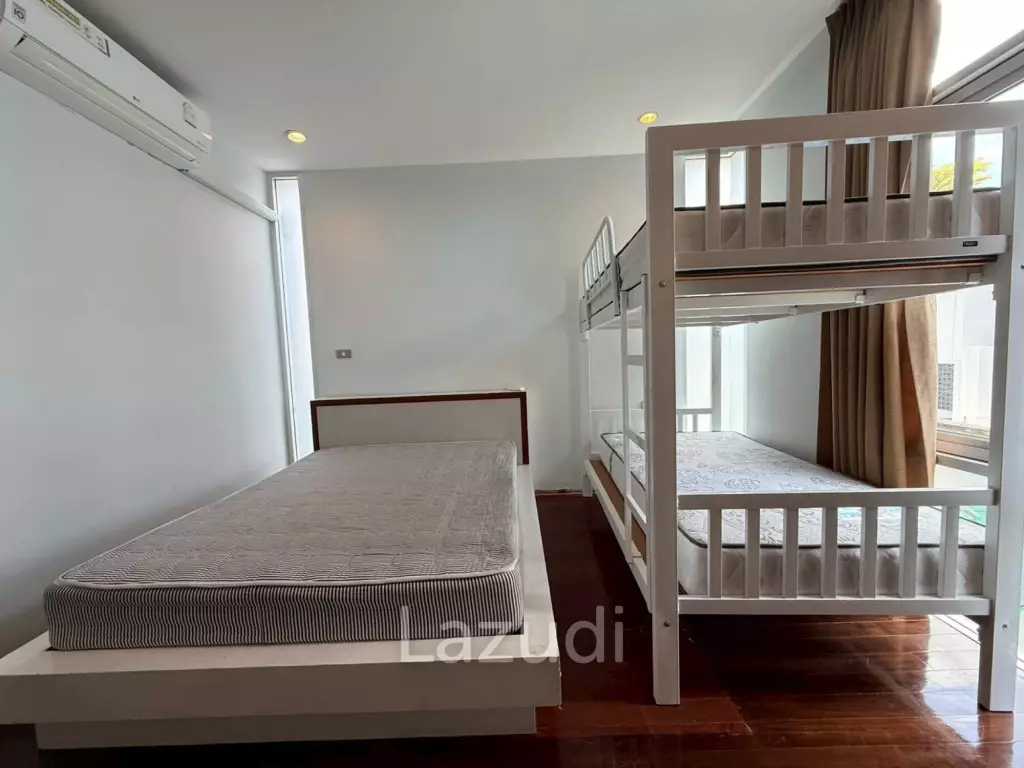 วิลล่า 3 ชั้นพร้อมสระว่ายน้ำส่วนตัว หมู่บ้านนากาวารี