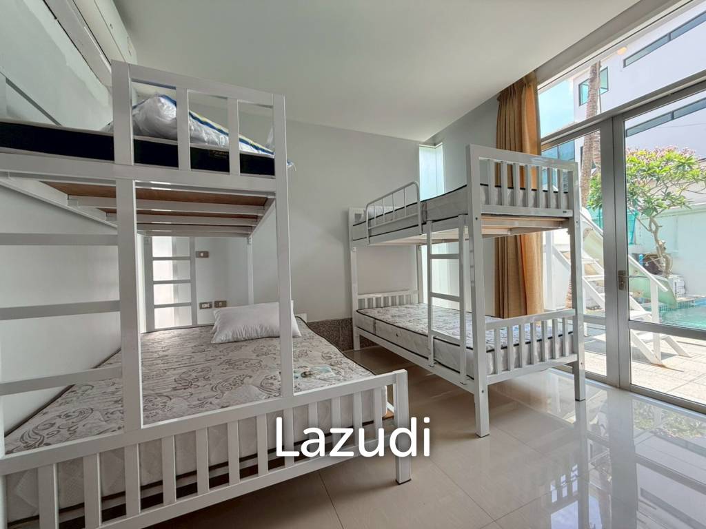 วิลล่า 3 ชั้นพร้อมสระว่ายน้ำส่วนตัว หมู่บ้านนากาวารี