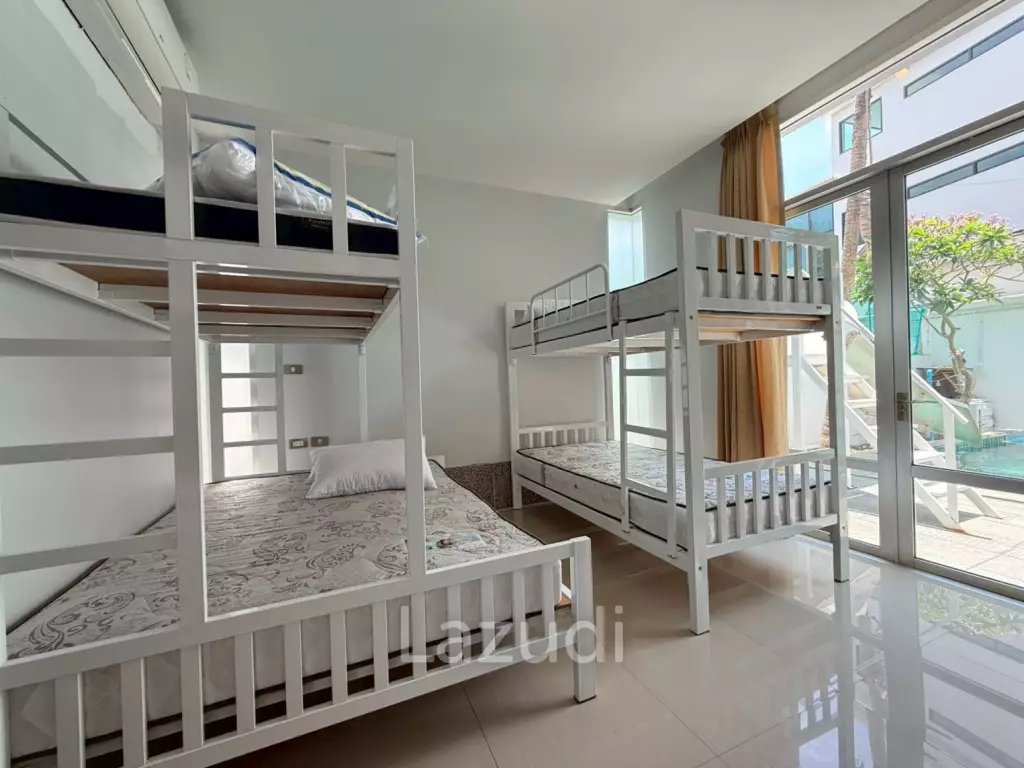 วิลล่า 3 ชั้นพร้อมสระว่ายน้ำส่วนตัว หมู่บ้านนากาวารี