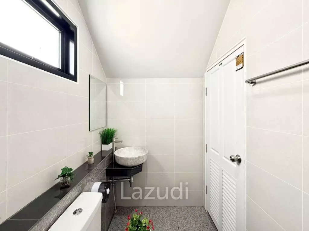 2-Story Townhome for Sale Nong Yai, Pattaya