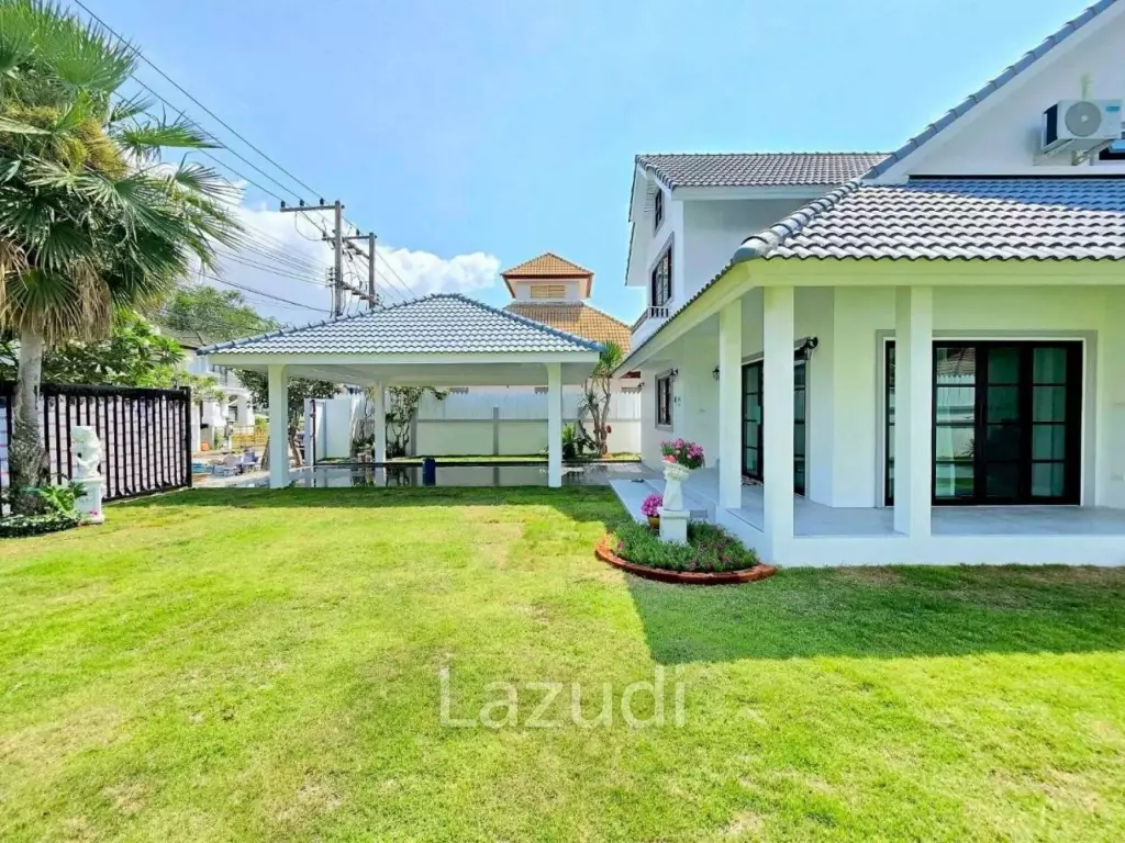 Newly Renovated  Pool Villa for Sale In Central Park 5