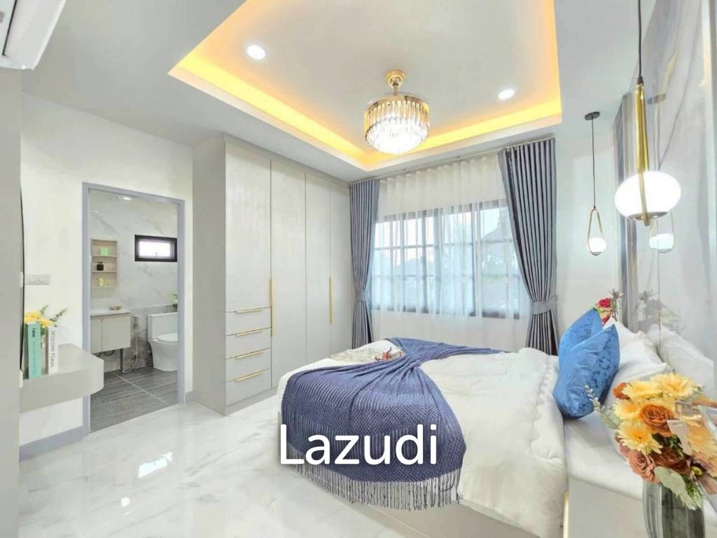 Newly Renovated  Pool Villa for Sale In Central Park 5