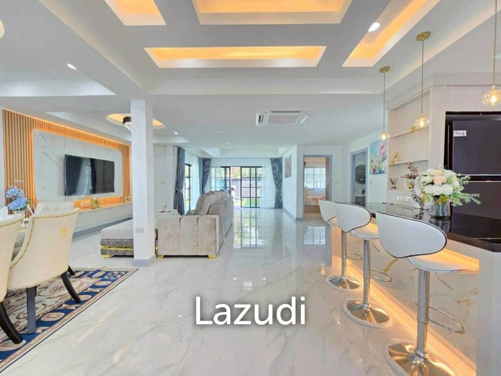 Newly Renovated  Pool Villa for Sale In Central Park 5