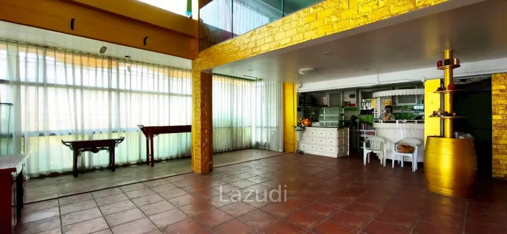 Prime 6-Story Commercial Building in  Pattaya