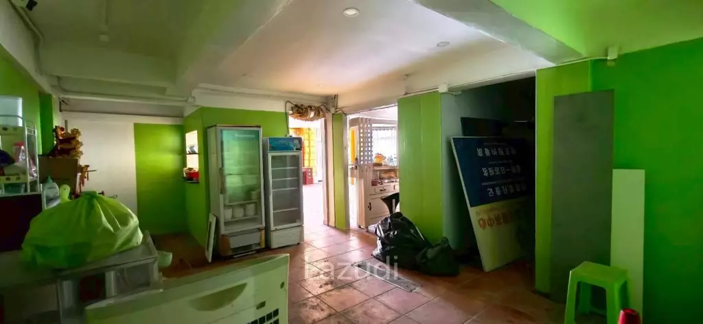 Prime 6-Story Commercial Building in  Pattaya
