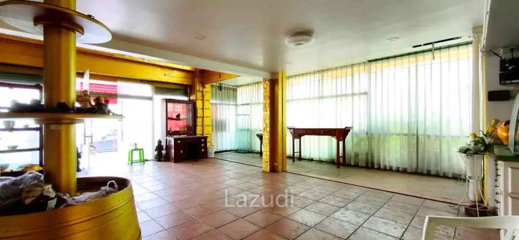 Prime 6-Story Commercial Building in  Pattaya