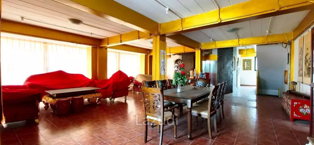 Prime 6-Story Commercial Building in  Pattaya