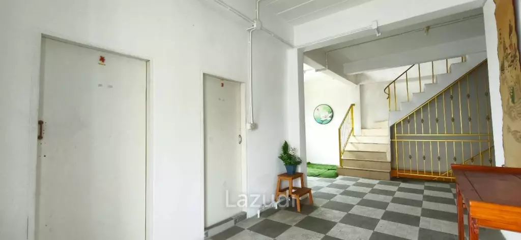 Prime 6-Story Commercial Building in  Pattaya