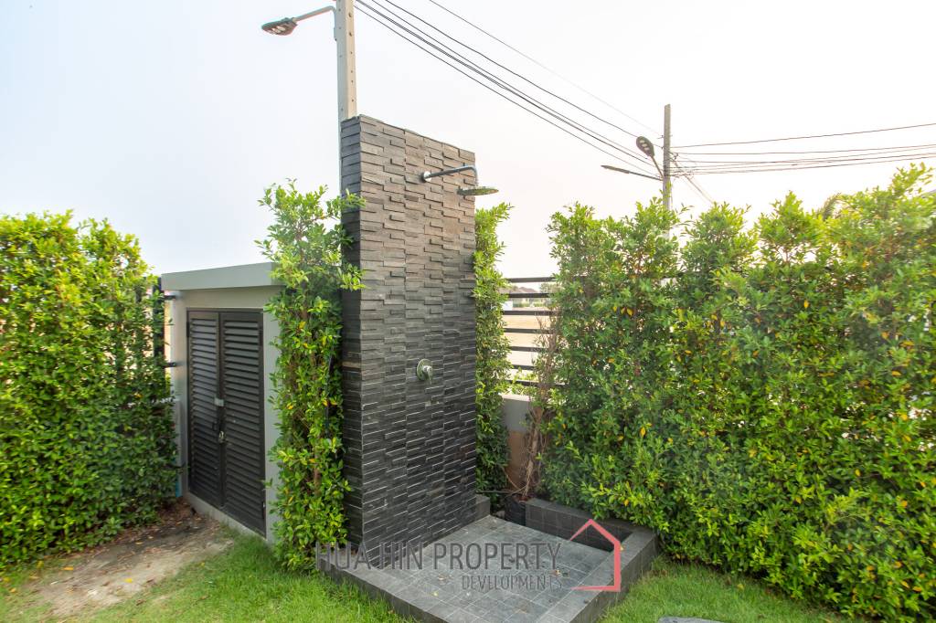 L'UX VILLA Private Pool Villas with 388 sqm modern pool villa in Wang Phong Pran Buri