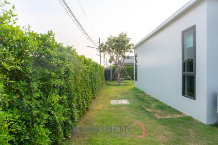 L'UX VILLA Private Pool Villas with 388 sqm modern pool villa in Wang Phong Pran Buri