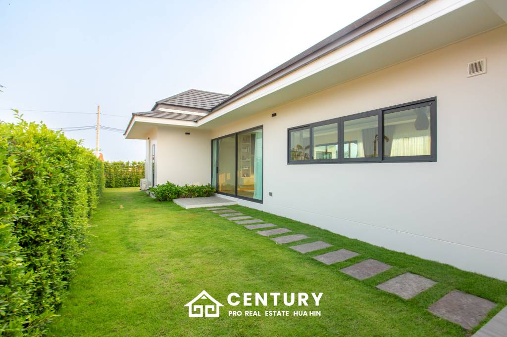 L'UX VILLA Private Pool Villas with 388 sqm modern pool villa in Wang Phong Pran Buri