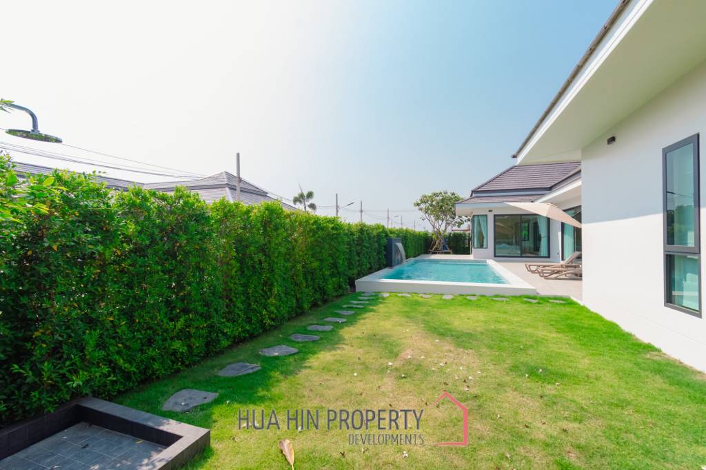 L'UX VILLA Private Pool Villas with 388 sqm modern pool villa in Wang Phong Pran Buri