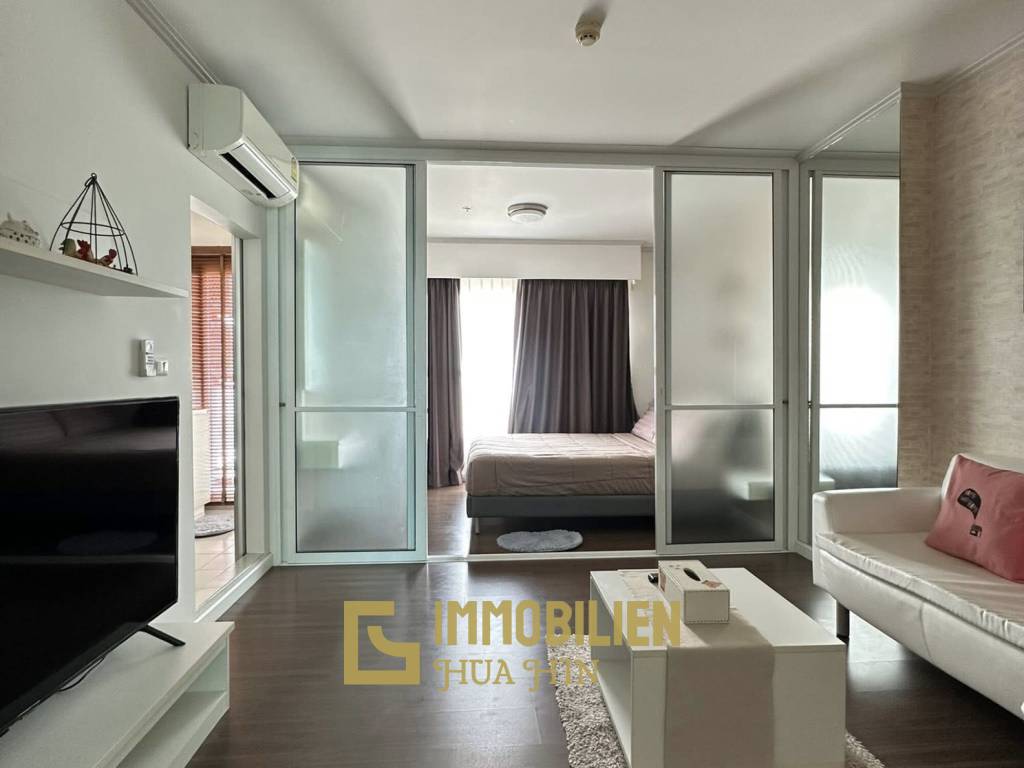 High Floor 1 Bedroom Condo at Baan Kiang Fah