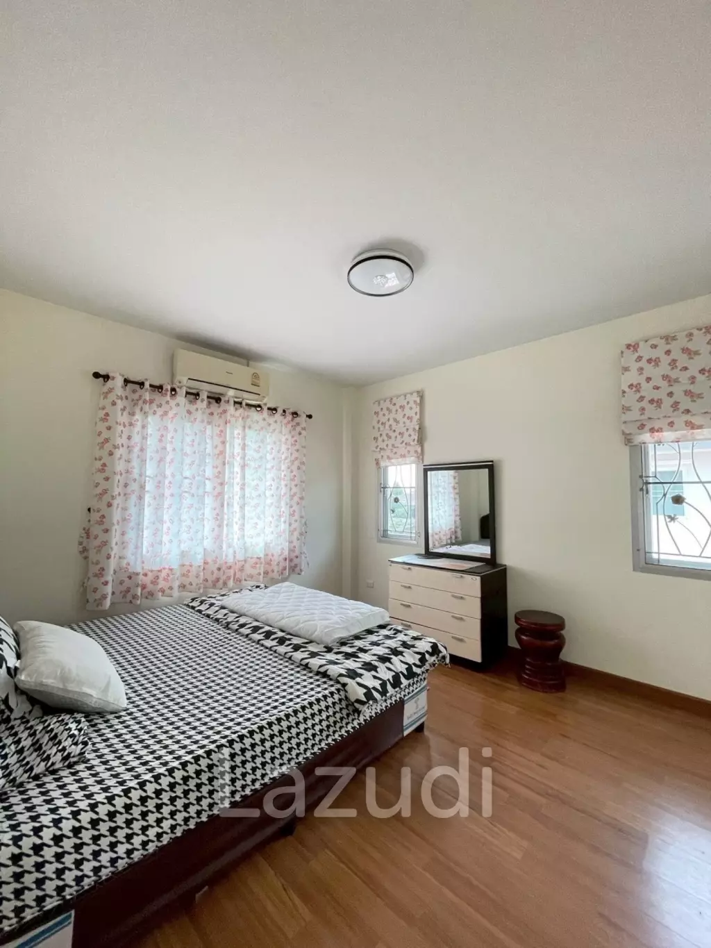 ขาย/เช่า บ้าน 2 ชั้น 4 ห้องนอนในโครงการสินธานี 10 ต.ริมกก