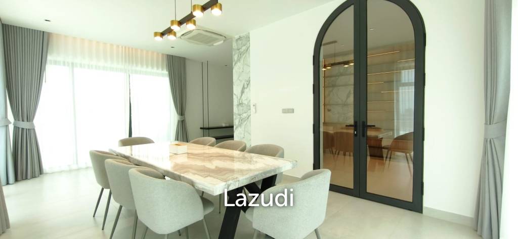 Ultra-Luxury 2-Story Villa The View Estate, Pong