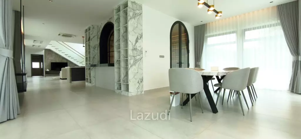 Ultra-Luxury 2-Story Villa The View Estate, Pong