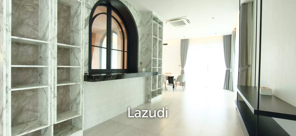 Ultra-Luxury 2-Story Villa The View Estate, Pong