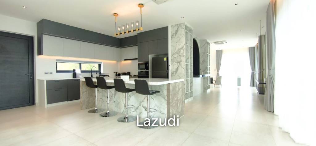 Ultra-Luxury 2-Story Villa The View Estate, Pong