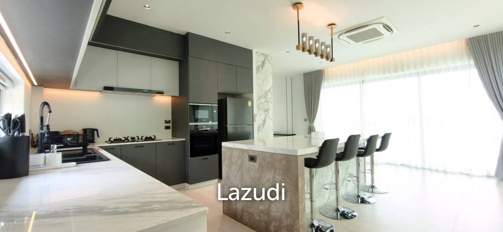 Ultra-Luxury 2-Story Villa The View Estate, Pong