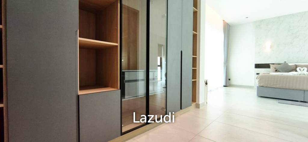Ultra-Luxury 2-Story Villa The View Estate, Pong