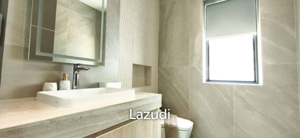 Ultra-Luxury 2-Story Villa The View Estate, Pong