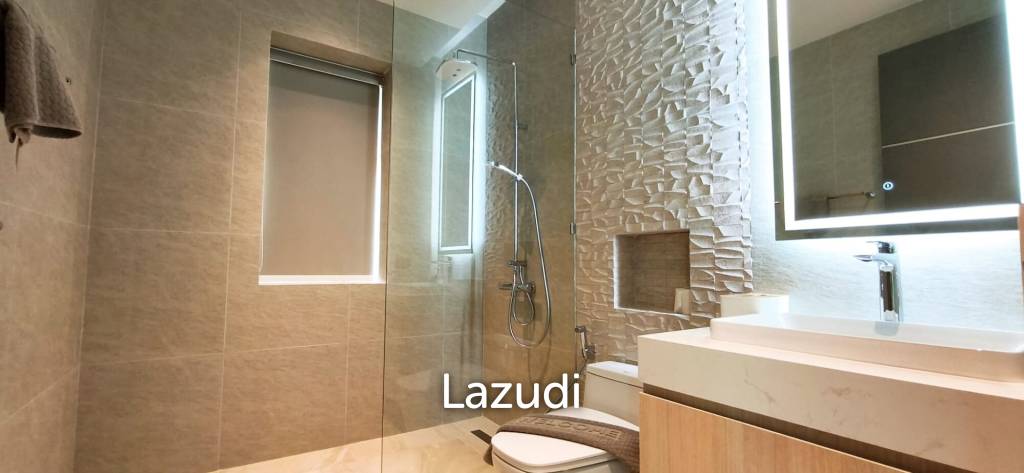 Ultra-Luxury 2-Story Villa The View Estate, Pong