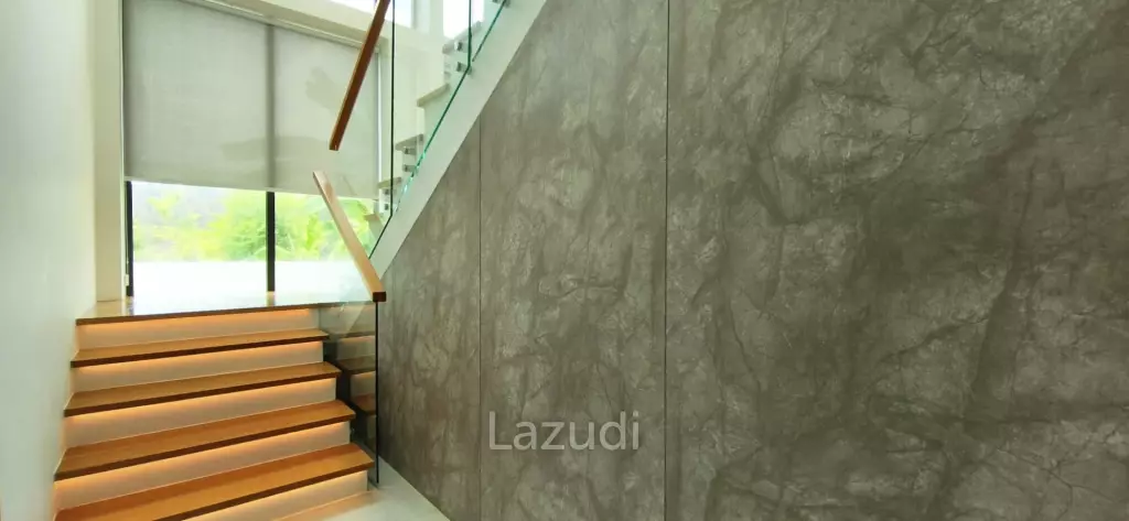 Ultra-Luxury 2-Story Villa The View Estate, Pong